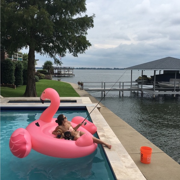 Meet your Posher, Alia - Picture 1 of 1